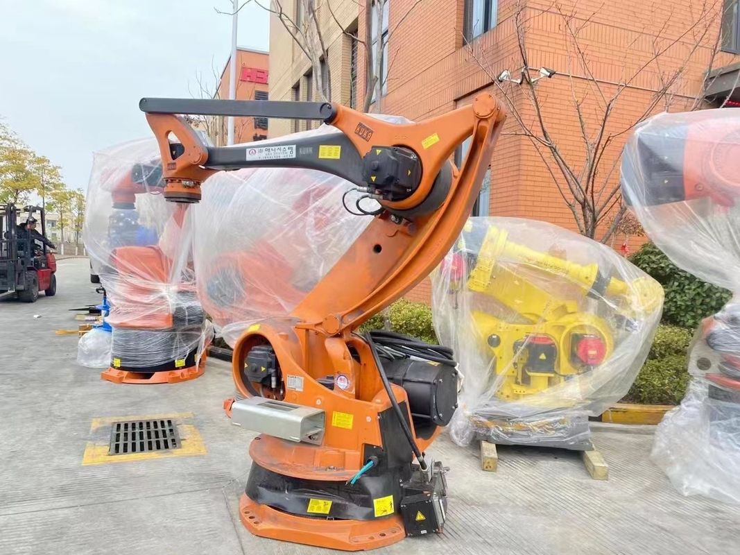 Palletizing άξονα Kuka KR100-2PA τέσσερα ρομπότ με την έκταση βραχιόνων του φορτίου 3200mm 500kg