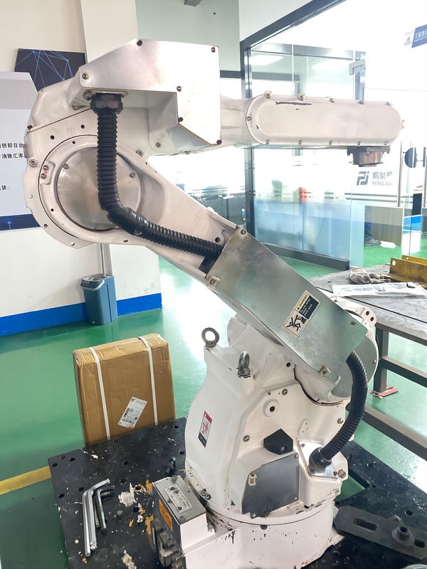 Χρησιμοποιούμενο ρομποτικό βραχίονα XRC 20kg Yaskawa CR20 Ρομπότ καθαρού δωματίου, ρομπότ χειρισμού υλικών, ρομπότ επιλογής και τοποθέτησης