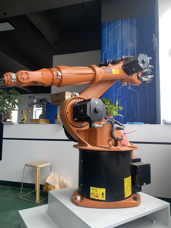 Κούκα KR16-3 16kg ωφέλιμο φορτίο 1611mm φθάσει Προγραμματισμός οροφή τοποθέτηση ρομπότ συγκόλλησης για ευέλικτη και τόξο συγκόλληση συναρμολόγηση επικάλυψης κοπής μηχανή Loading Machine
