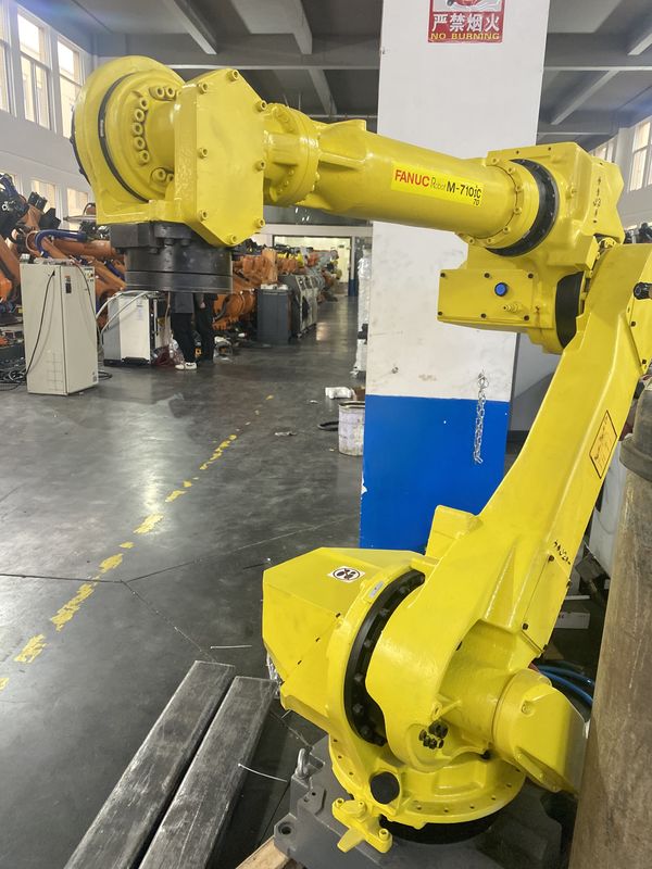 Χρησιμοποιημένο ρομπότ μ-710iC/70 6 FANUC άξονες για την επίγεια εγκατάσταση