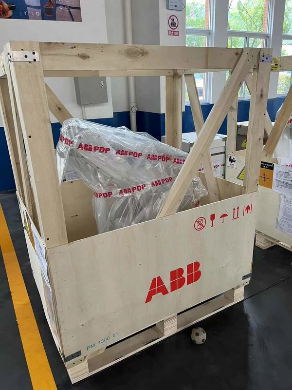 ΝΕΑ ABB IRB 2600 M2004 20/12 -1.65/1.85 20kg Ζυθοποιία τόξου, Τύλιση με πρέσα, φόρτωση και εκφόρτωση εξαρτημάτων, Επεξεργασία