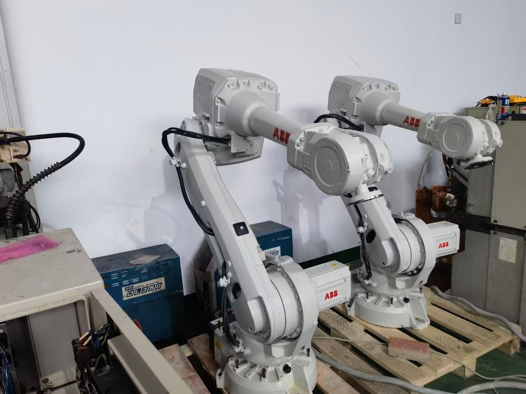 IRB 4600-60/2.05 6-άξονας ρομποτικό βραχίονα 60kg ωφέλιμο φορτίο και 2050mm εμβέλεια για την πρόσθετη κατασκευή συναρμολόγηση διανομή φινίρισμα