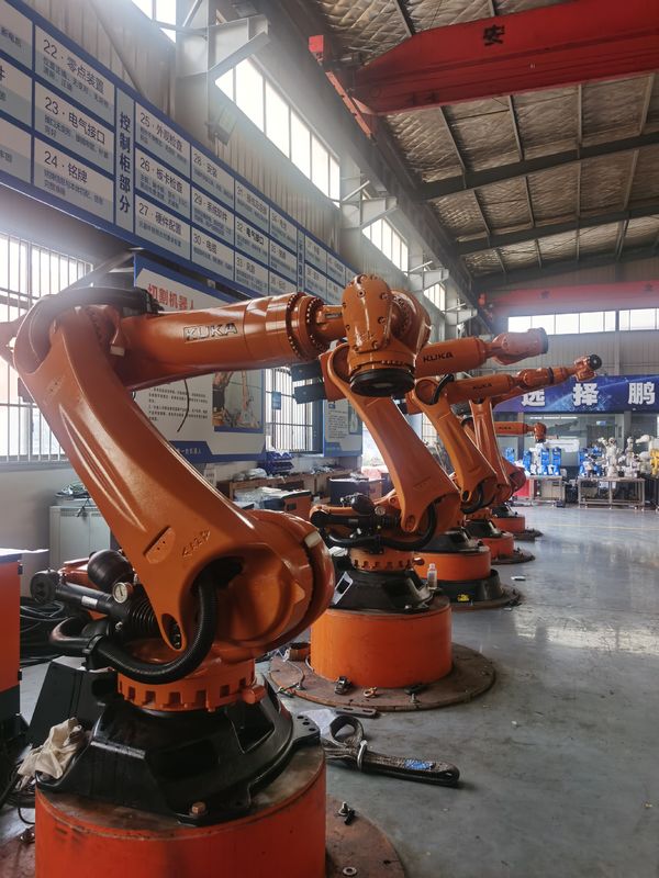 KUKA KR300 R2500 Ultra 300kg ωφέλιμο φορτίο 2500mm Reach Χρησιμοποιούμενα ρομπότ KUKA με επαναληψιμότητα ±0,1 mm Και Kuka Προγραμματισμός φόρτωσης ρομπότ χειρισμός άλεση άλεση