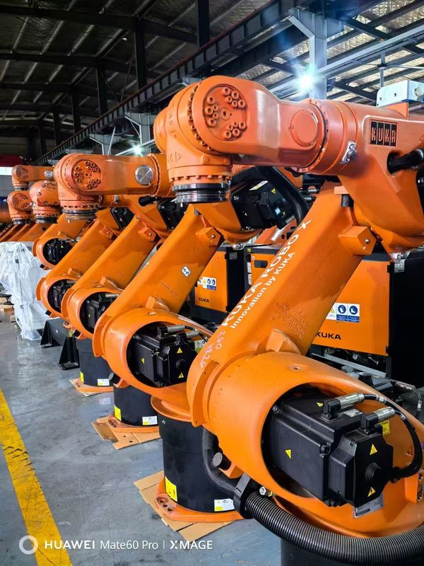 2033 χλμ. Ρέικς KUKA KR60-3 60KG Χρησιμοποιούνται ρομπότ KUKA για χειρισμό υλικών και συλλογή