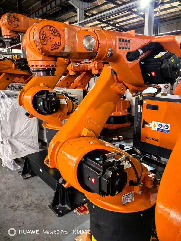 2033 χλμ. Ρέικς KUKA KR60-3 60KG Χρησιμοποιούνται ρομπότ KUKA για χειρισμό υλικών και συλλογή