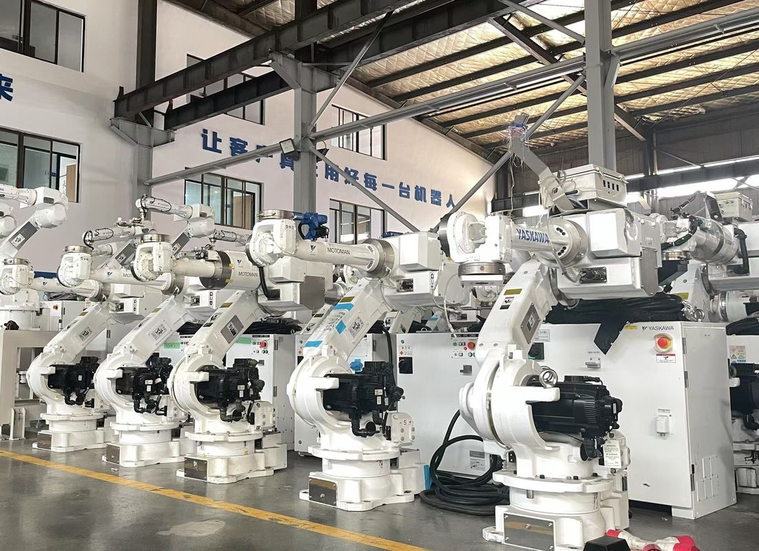 2061mm Reach CR50 XRC 50kg Πληροφοριακό φορτίο Motoman Arc Welding Robot για την προετοιμασία και φόρτωση / εκφόρτωση εξαρτημάτων