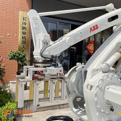Palletizing χρησιμοποίησε το ρομποτικό βραχίονα ABB IRB660-250/3.15 τέσσερα βιομηχανικό ρομπότ άξονα